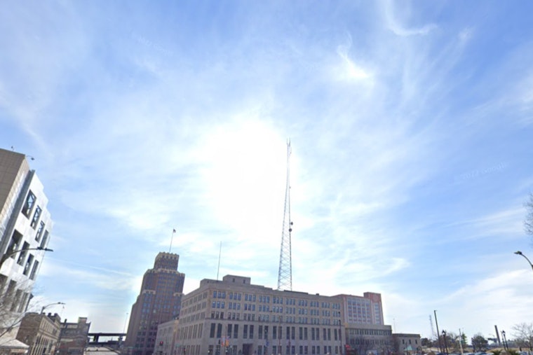 St. Louis Weekend Weather, Mild Temperatures with Showers Likely, NWS Advises