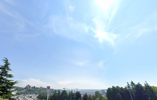 Sunny Days with Chance of Showers, Seattle's Mixed Weather Forecast Ahead