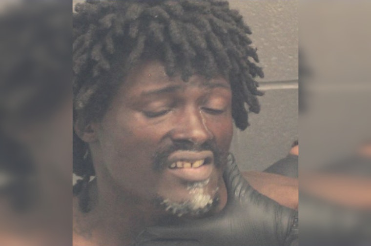 Suspect with Robbery Warrant Arrested After Assault at Exxon in Harris County
