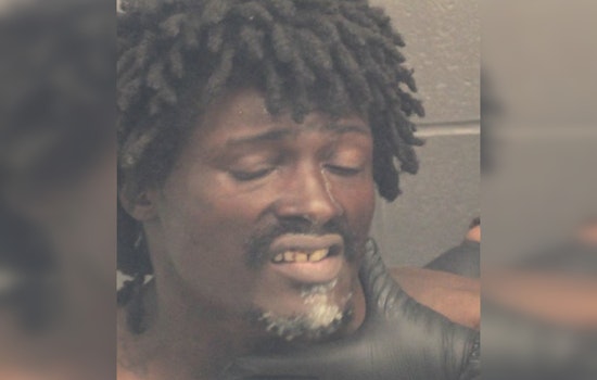 Suspect with Robbery Warrant Arrested After Assault at Exxon in Harris County