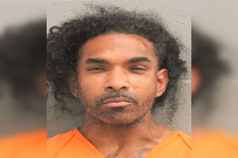 Suspected Shoplifter Arrested at Walmart in Northwest Freeway, Charged with Theft and Resisting Arrest
