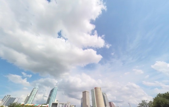 Tampa Braces for a Blend of Sunshine and Storms as NWS Forecasts Weather Shift This Week