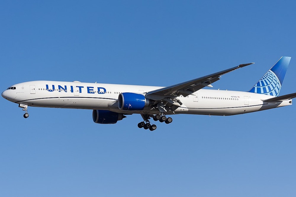 United Airlines Flight from Honolulu to Los Angeles Returns Over Bomb Threat Scrawled in Lavatory