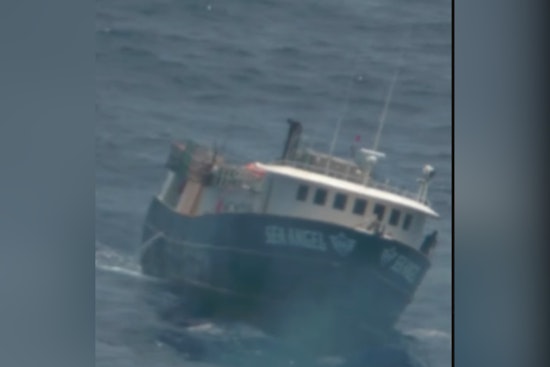 US Coast Guard Executes Precision Rescue of Ill Fisherman Off Big Island Coast