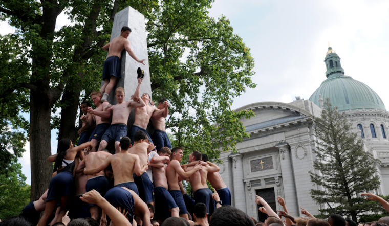 US Naval Academy Plebes to Face Greased Monument Challenge in Annapolis Rite of Passage