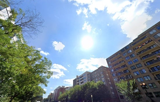 Washington D.C. Basks in Sunny Skies with Temperatures Rising to 70s, Rain to Interrupt Memorial Day Weekend