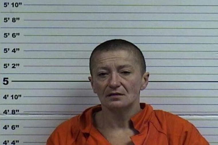 Woman Arrested in Campbell County for Alleged Theft of $14,000 Amidst Crash Scene Chaos
