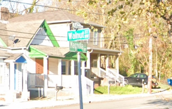 Woman Injured in Daytime Stabbing at Atlanta Intersection as Police Launch Investigation