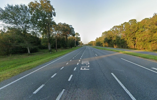 Yulee Man Fatally Struck by Semi-Truck on State Road 200, Nassau County Investigates the Late-Night Incident