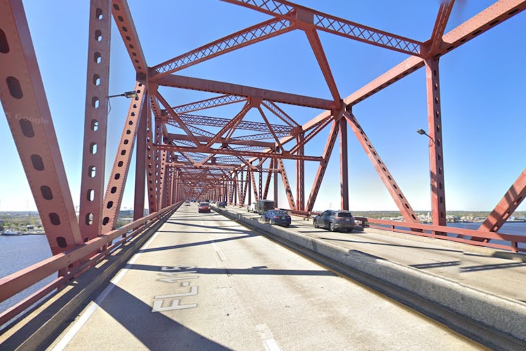 18-Year-Old Motorcyclist Fatally Injured in High-Speed Collision on Jacksonville's Mathews Bridge