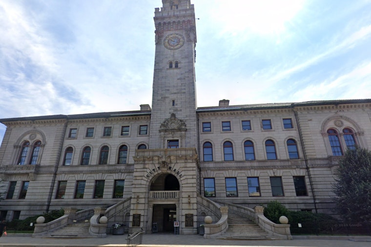 Anti-ICE Protestors Disrupt Worcester City Council Meeting, Forcing Indefinite Adjournment