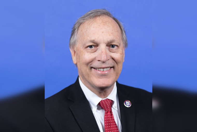 Arizona's GOP Showdown as Biggs Battles Robson for Gubernatorial Nomination