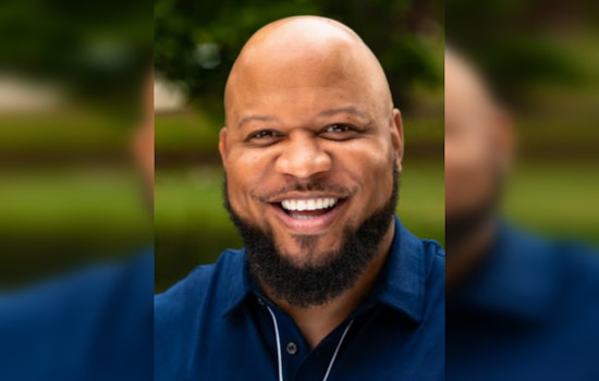 Atlanta Mayor Andre Dickens Appoints Dewayne R. Queen as City's First Director of LGBTQ Affairs