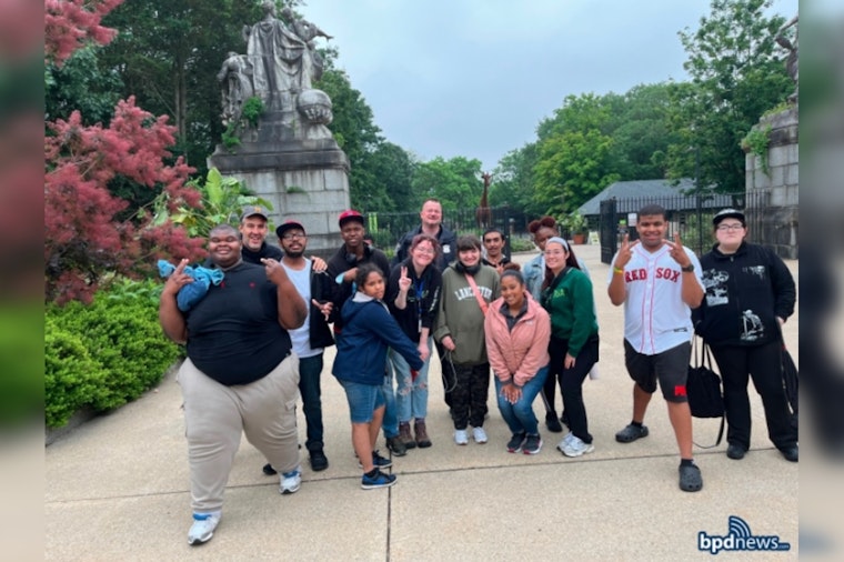 Boston Police Officers Provide Much-Needed Lift for Students' Zoo Trip, Strengthening Community Ties