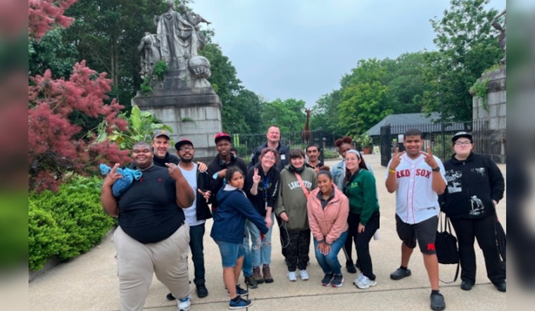Boston Police Officers Provide Much-Needed Lift for Students' Zoo Trip, Strengthening Community Ties