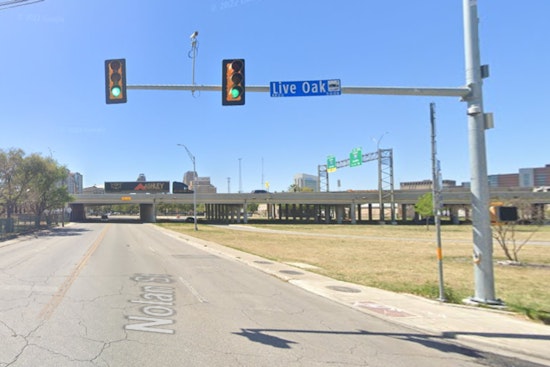 Bystander Wounded in Leg During Bar Shootout in San Antonio, Suspected Shooter at Large