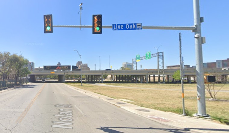 Bystander Wounded in Leg During Bar Shootout in San Antonio, Suspected Shooter at Large