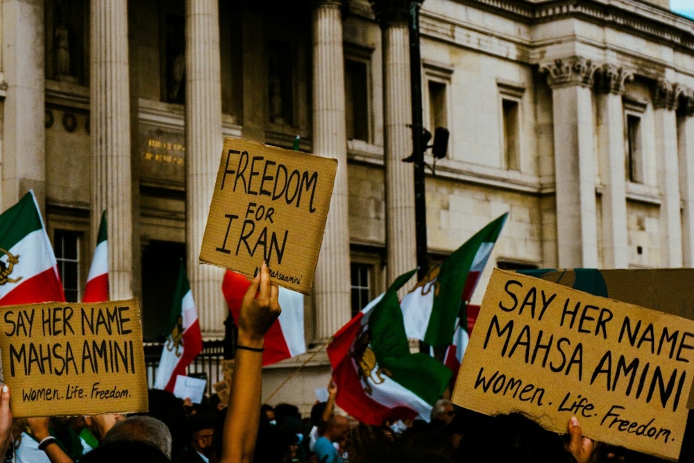 Chicago Ignites as Protesters Decry U.S. Bombs Over Tehran, Calls for Diplomacy Resound