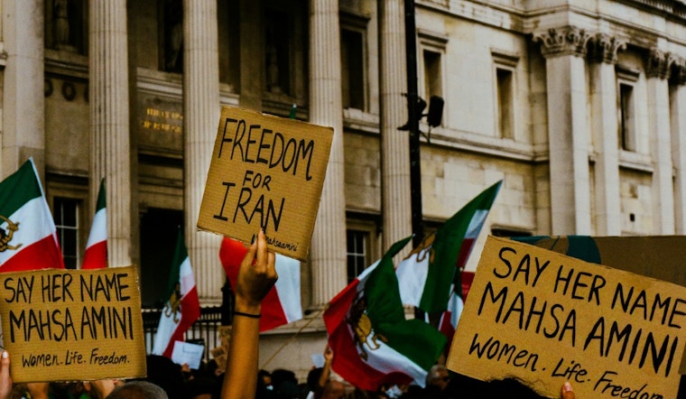 Chicago Ignites as Protesters Decry U.S. Bombs Over Tehran, Calls for Diplomacy Resound