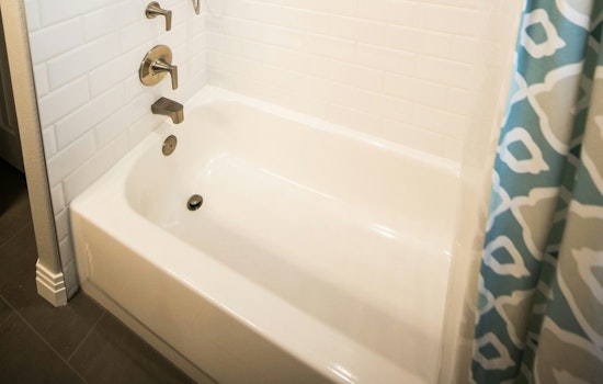 Chicago Police Investigate Homicide After Elderly Man Found Dead in Avalon Park Bathtub