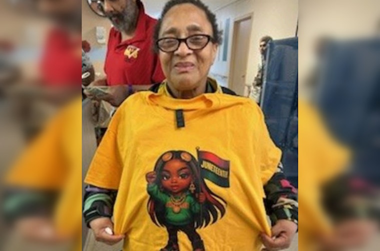 Chicago Police Seek Help to Locate Missing 71-Year-Old Woman Sharon Thompson