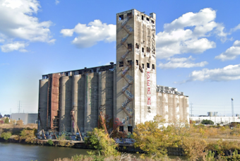 Chicago's Damen Silos Demolition Plans Forge Ahead Amid Community Push for Preservation