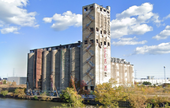 Chicago's Damen Silos Demolition Plans Forge Ahead Amid Community Push for Preservation