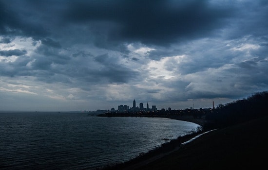 Cleveland Grapples with Fickle Weather: Rain, Thunderstorms, and Fog Affect Region as Front Lingers