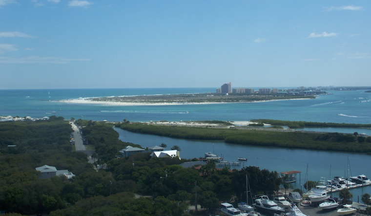 Colorado Man Succumbs to Injuries After Lightning Strike at New Smyrna Beach, Florida