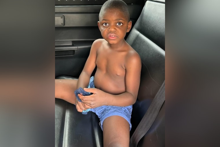 Community and Police Efforts Reunite Lost Child with Family in Davenport, Florida