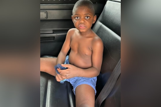 Community and Police Efforts Reunite Lost Child with Family in Davenport, Florida