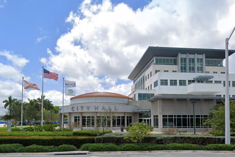 Coral Springs Commission Votes Against Proposed 5% Business Tax Hike Amid Economic Concerns