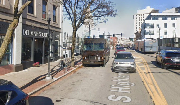 Daytime Robbery in Pittsburgh's Shadyside Neighborhood Leaves Employee Injured, Suspects at Large