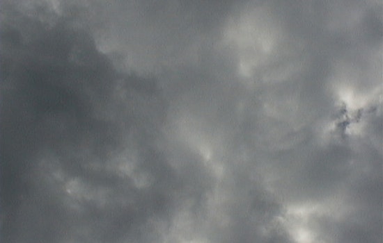 Detroit Braces for Showers and Thunderstorms, Sunny Weekend Ahead