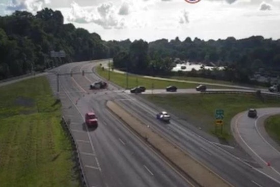 Fatal Collision in Nashville: Pickup Truck Driver Dies after Running Red Light on Briley Parkway