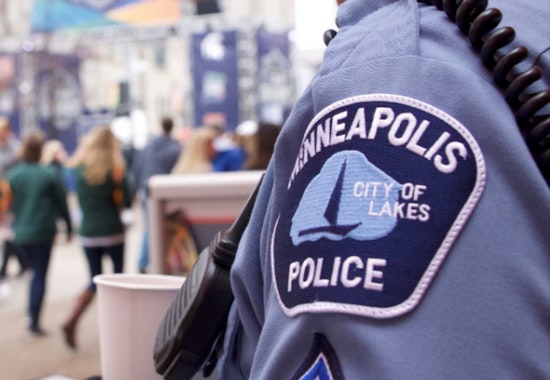 Federal Agents Execute Search Warrant in South Minneapolis Amid Drug and Money Laundering Allegations, MPD Aids in Crowd Control