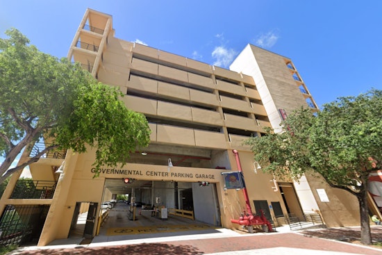 Fort Lauderdale Celebrates Unveiling of "Tropical Solace" Mural at Governmental Center Parking Garage