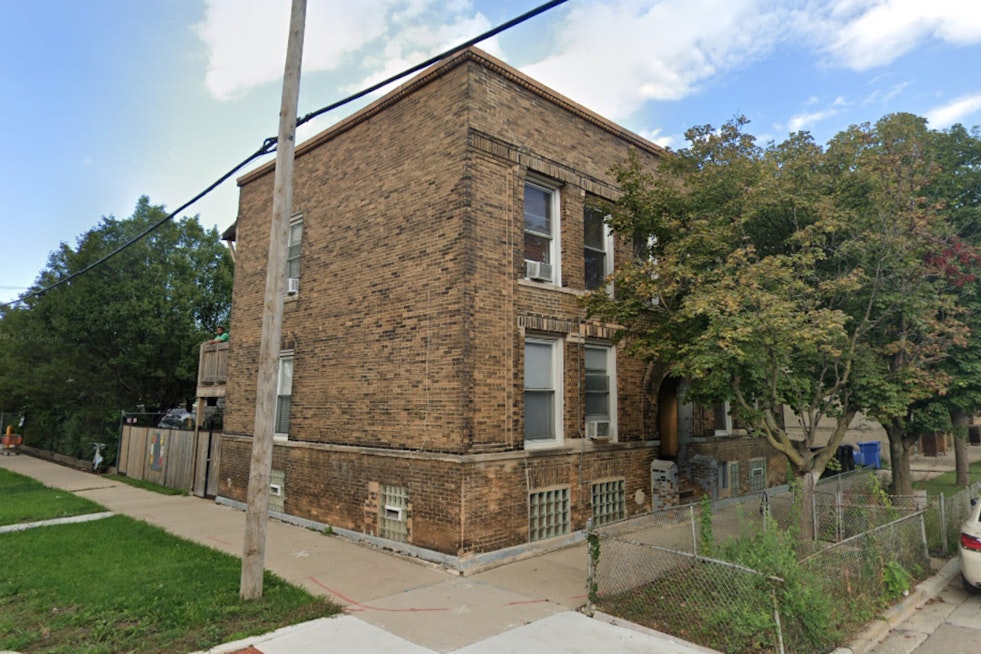 Frank Lloyd Wright-Inspired South Park Terrace Apartments in Chicago Urgently Need Preservation Amid Owner Neglect