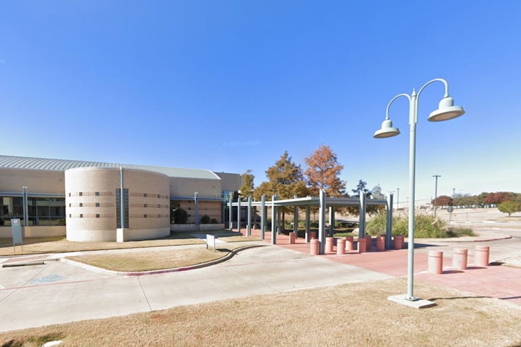 Free Summer Fun for Kids: Euless Public Library Hosts Educational Events Featuring Jugglers, Circus Acts, and Dallas Zoo Animals