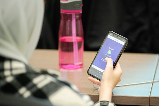 Gilbert Public Schools in Arizona Introduces K-8 Cell Phone Ban to Enhance Classroom Focus