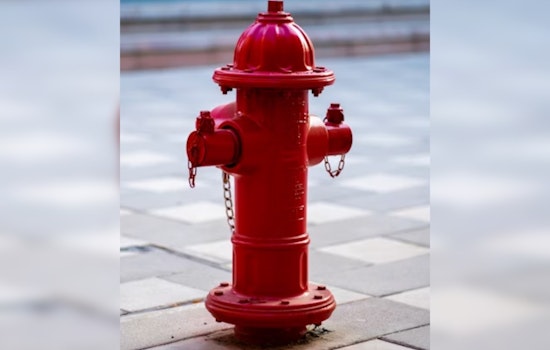 Grand Rapids Firefighters Overcome Dry Hydrants to Contain Recycling Plant Blaze