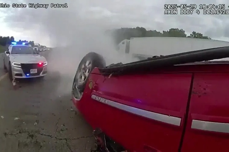 High-Speed Chase on I-75 Ends in Rollover Crash, Driver Charged with Multiple Offenses Ohio Highway Patrol Documents Dramatic Wrong-Way Collision on I-75 Following Chase