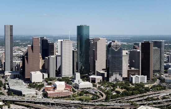 Houston Faces Scorching Weekend with Saharan Dust Haze as Cooler Weather Approaches