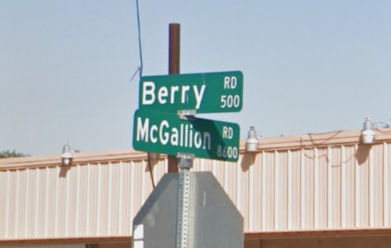 Houston Police Investigate Fatal Shooting on Berry Road, Search for Suspects Underway