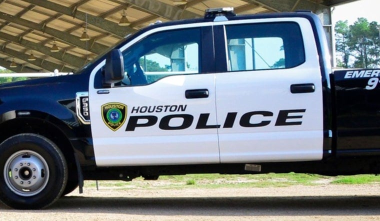 Houston Police Investigating Solo-Vehicle Fatal Crash on East Freeway