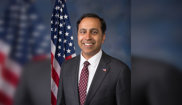 Illinois Congressmen Denied Entry During Oversight Visit to Chicago ICE Facility Amid Deportation Tensions
