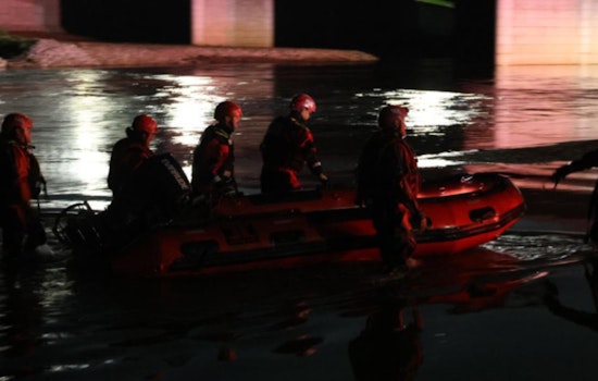 Indianapolis Firefighters Heroically Rescue Kayaker Clinging to Tree in White River