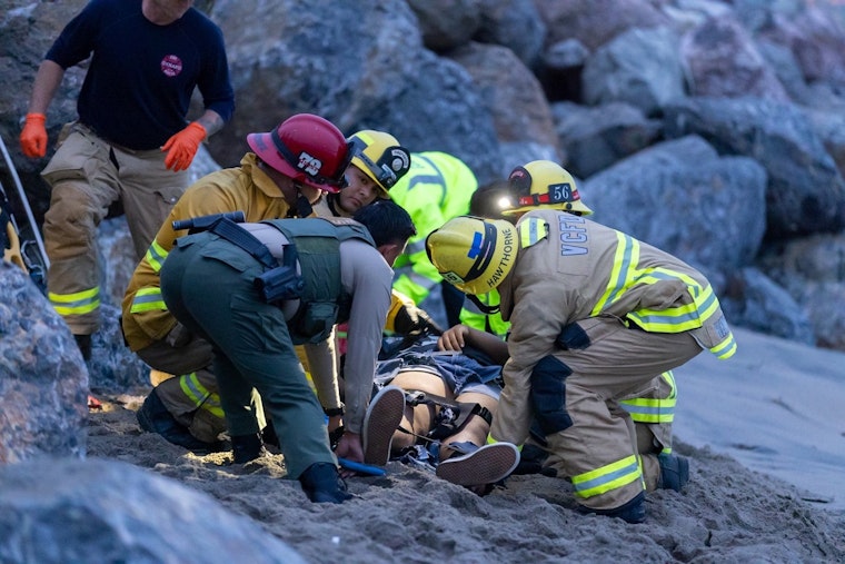 Individual Rescued by First Responders After Being Trapped Between Rocks at Thornhill Broome Beach