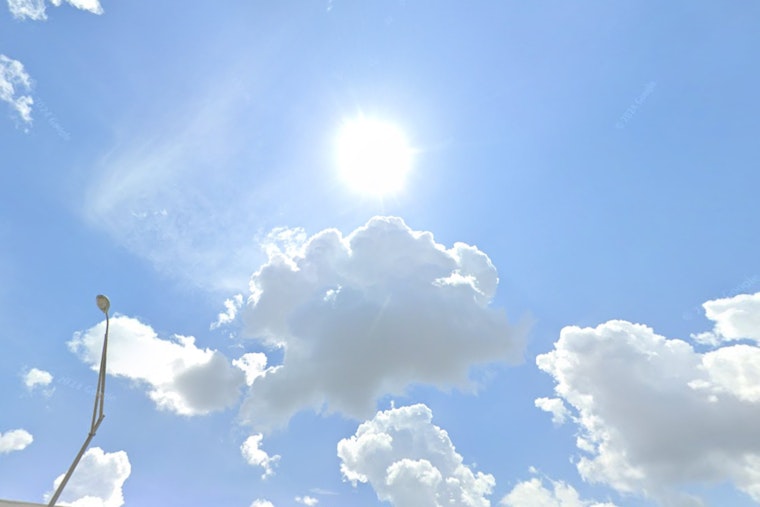 Intermittent Showers and Highs of 88°F Set the Stage for Miami's Varied Weekly Weather