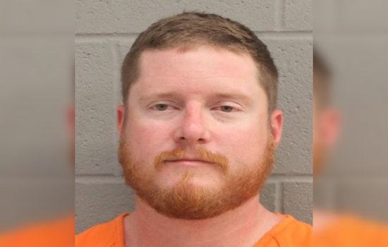 Intoxicated Man Arrested for Endangering Child at Northwest Freeway Hotel Pool